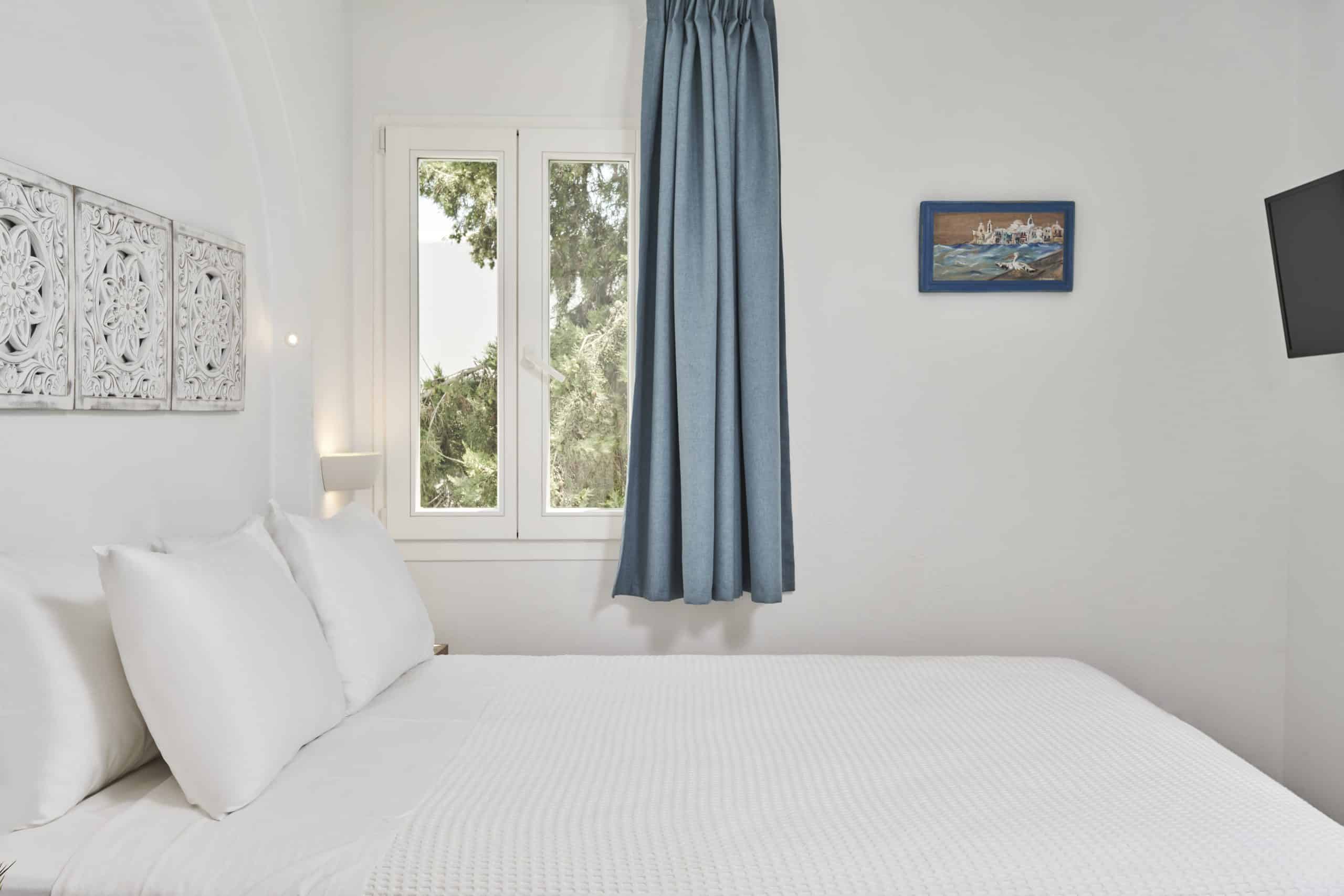 Deluxe Double Room with Side Sea View - Featured View