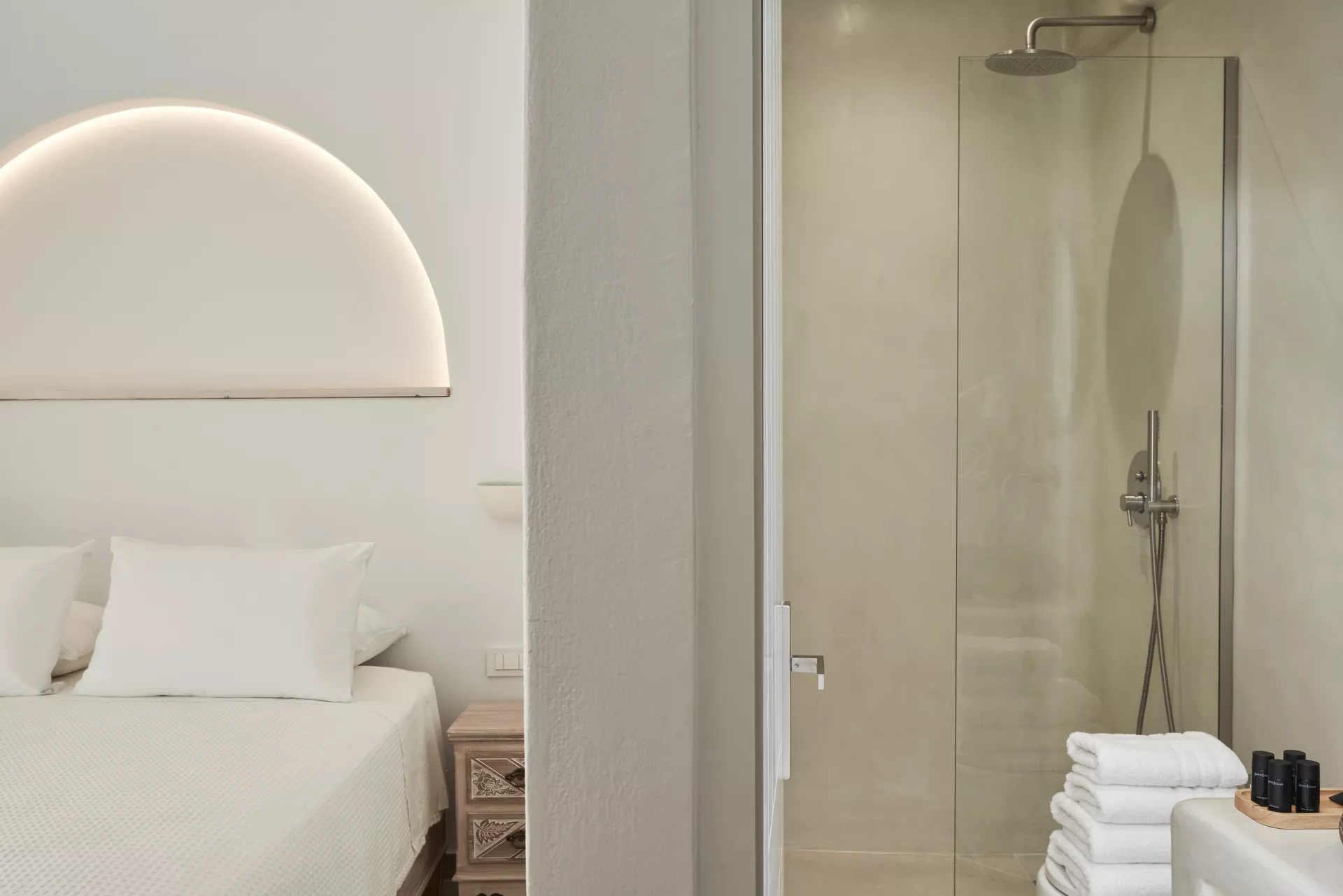 Deluxe Double Room with Side Sea View - Gallery 4