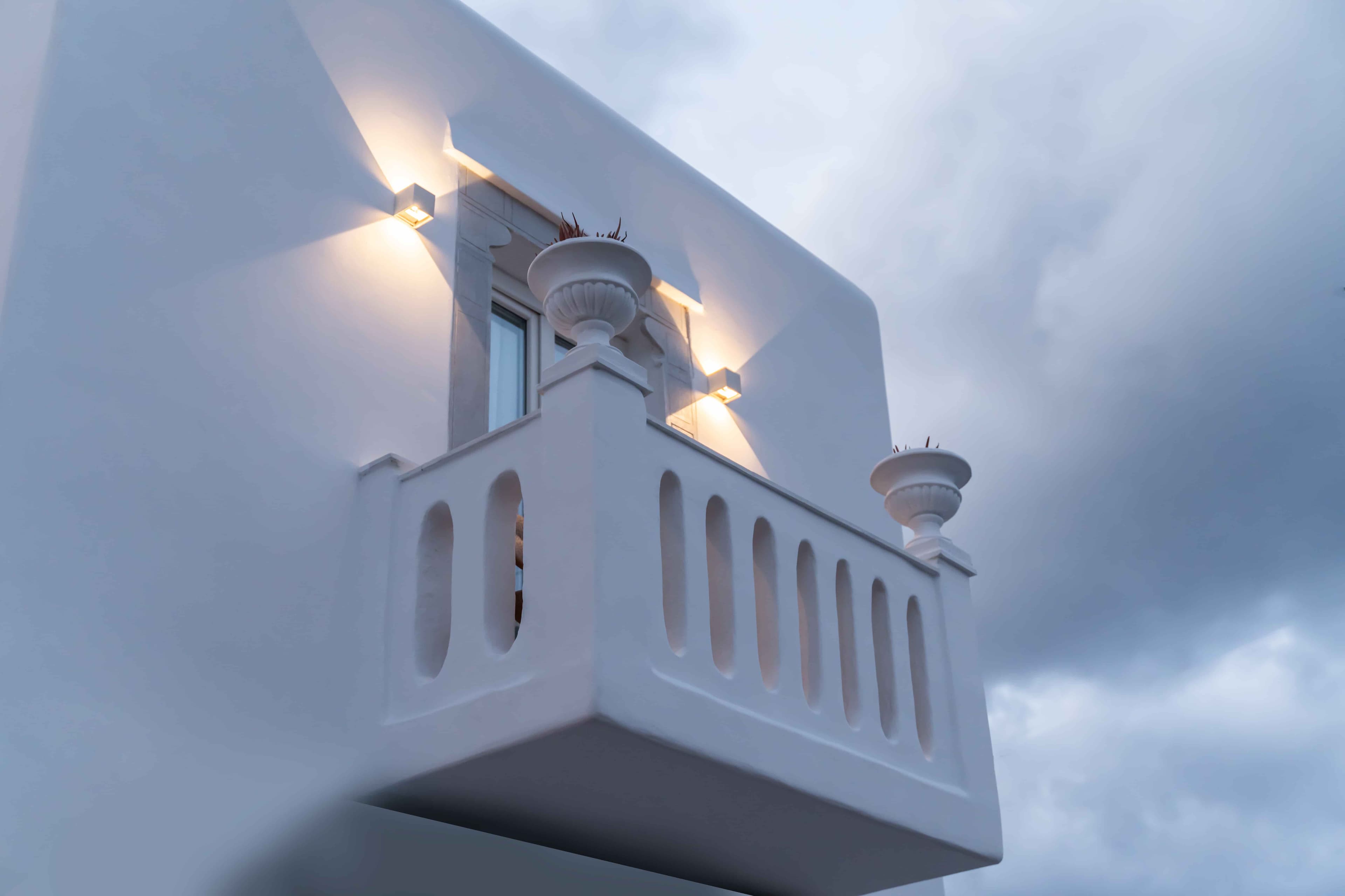 Tranquil hotel surroundings in Mykonos Town